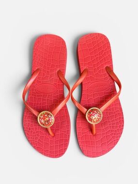 Lindsay Phillips Coral Orange Flip Flops with Gold & Rhinestone Detail Sz US 7
